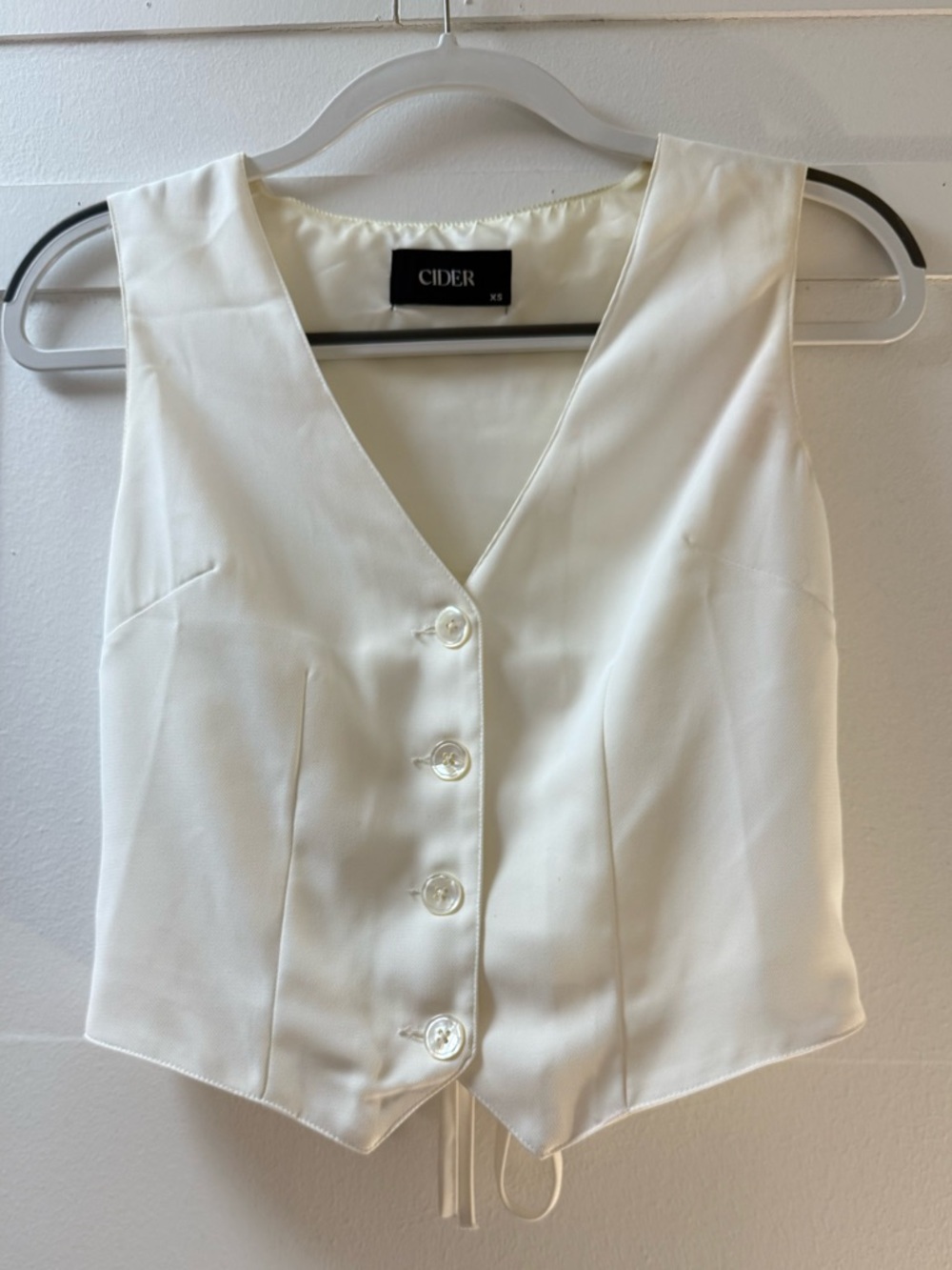 Cider Cream Button-Front Sleeveless Vest